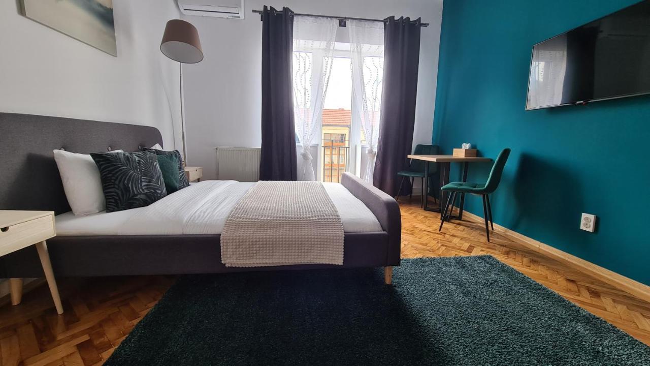 Bulevard Apartment *