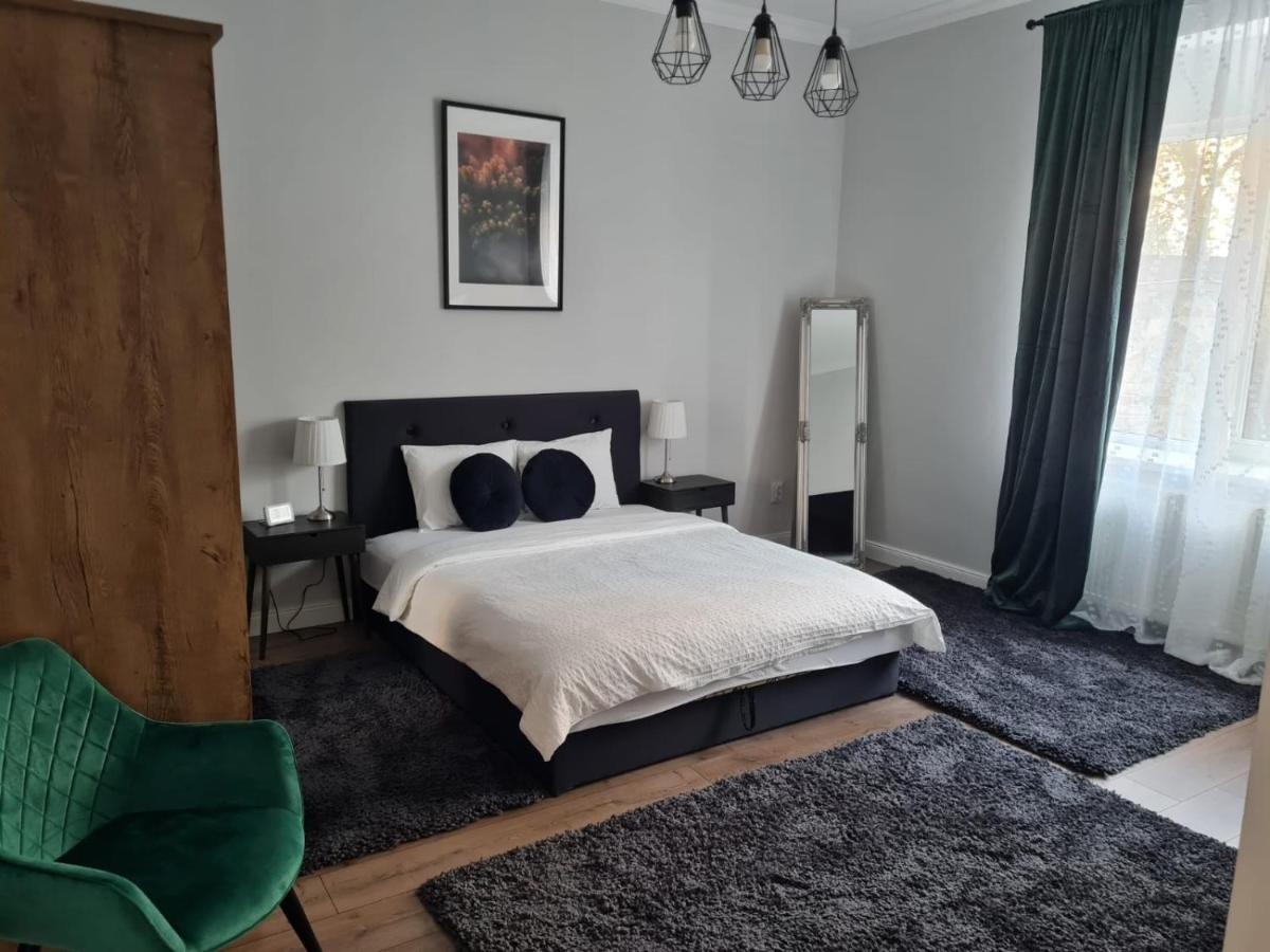 Bulevard Apartment *